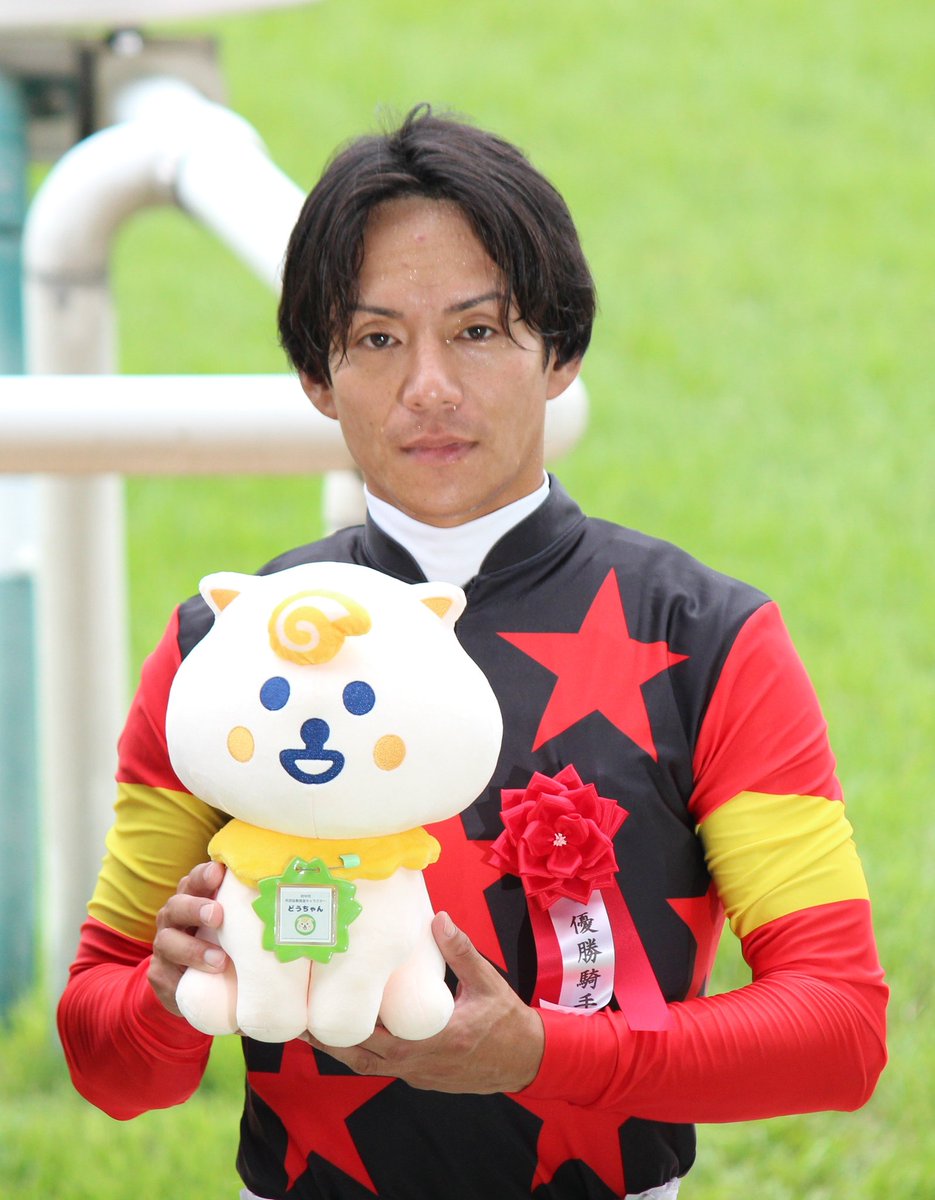 jigoku94_229's tweet photo. 今日の学び
フラッシュは人の印象を変える。

#府中牝馬Ｓ #浜中俊 #セキトバイースト https://t.co/5D00AdLocW