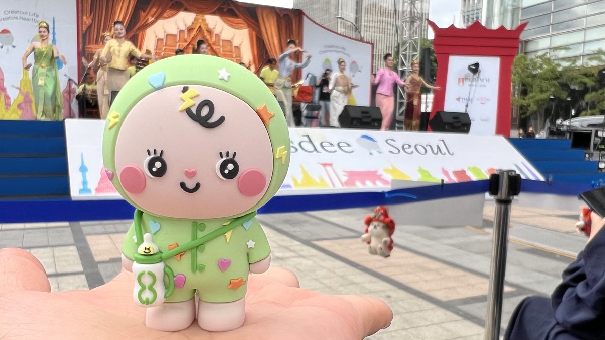 Belle_offgun's tweet photo. 베비들이 기다리고 있어요🫶🏻

#SawasdeeSeoul2026xOFFGUN
#SawasdeeSeoulThaifestival2026 
#ออฟกัน #OffGun  
@off_tumcial @AtthaphanP https://t.co/BDahPGBj9U