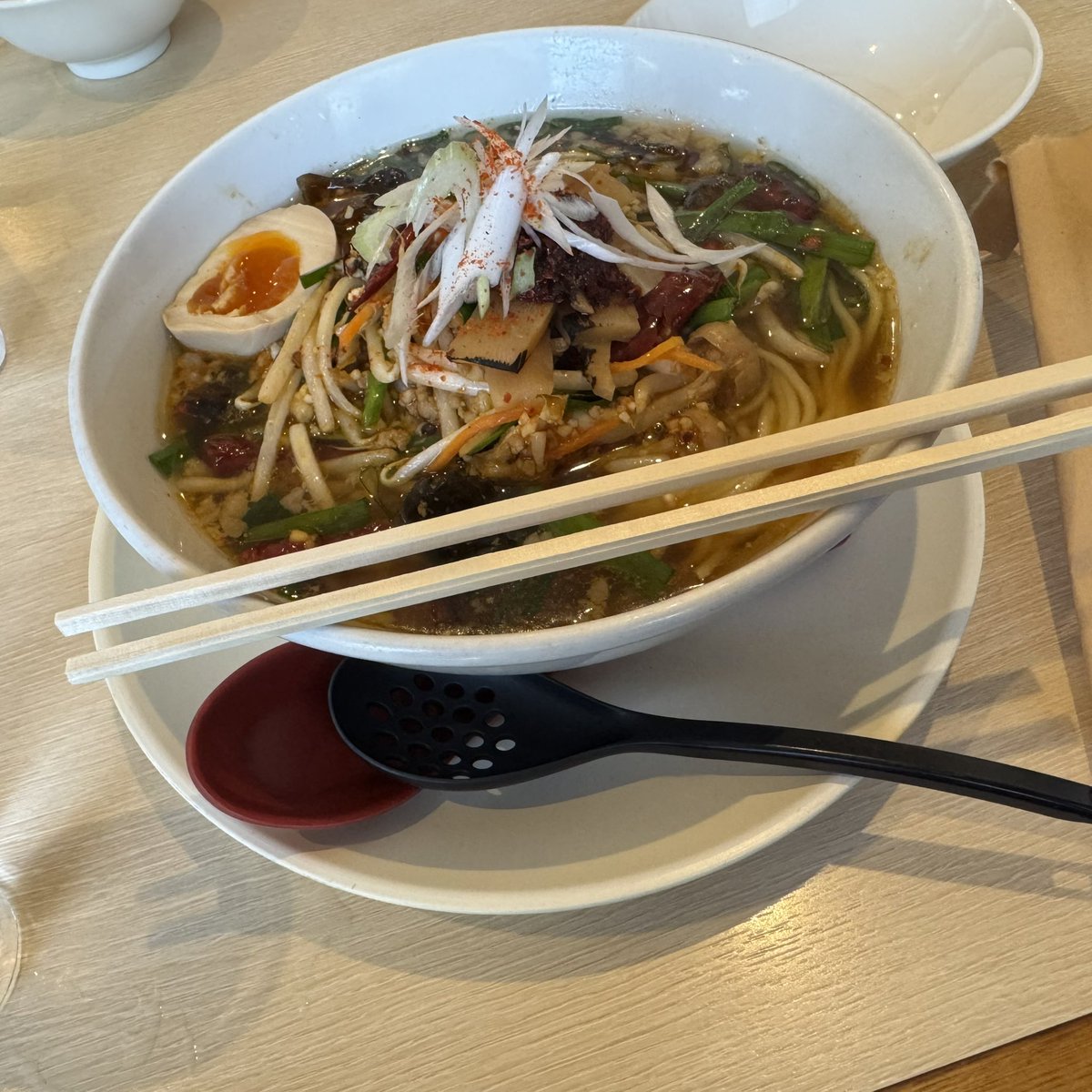 ventus1987's tweet photo. 台湾ラーメンとネギチャーハンの組み合わせが旨かった_(-ヮ-」∠)_
買いたい物も買えたし(  ･ヮ･)σヨシ！ https://t.co/EWPWSudjNO