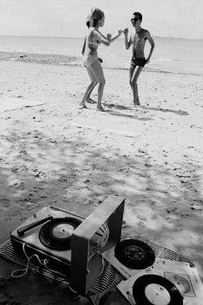 ReplicanteBueno's tweet photo. Amaral
Días de verano
Feliz #Verano y Feliz #DiaDeLaMusica
#WorldMusicDay
https://t.co/DW6CU8Ogbq https://t.co/aMGzzMLFjc