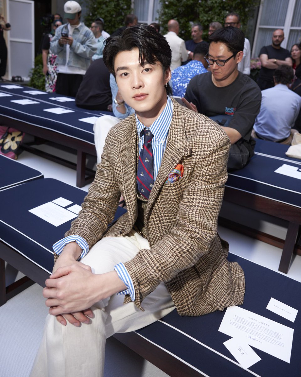 otpcnews's tweet photo. “มีน–นิชคุณ” พร้อมเหล่าคนดังระดับโลกร่วมชมแฟชั่นโชว์ “Ralph Lauren Purple Label & Polo Ralph Lauren Spring 2027 Collections” 

#Meennicha8 
#RalphLaurenxMEEN
#RalphLaurenSpring27
#PoloRalphLauren
#RLPurpleLabel
#RalphLauren

สร้างความประทับใจบนเวทีแฟชั่นระดับโลกอีกครั้งเมื่อ มีน–นิชคุณ ขจรบริรักษ์ ได้รับเชิญร่วมชมแฟชั่นโชว์เปิดตัวคอลเลกชัน Ralph Lauren Purple Label และ Polo Ralph Lauren Spring 2027 ณ เมืองมิลาน ประเทศอิตาลี พร้อมร่วมเคียงข้างเหล่าคนดัง อาทิ คิม อูบิน, ลูอิส แฮมิลตัน, เฮนรี โกลดิง, ทาดาโนบุ อาซาโนะ และโชตะ มัตสึดะ ที่มาร่วมสัมผัสความยิ่งใหญ่ของคอลเลกชันใหม่นี้

อ่านข่าวเพิ่มเติมได้ที่ https://t.co/f5uLQbPGoD