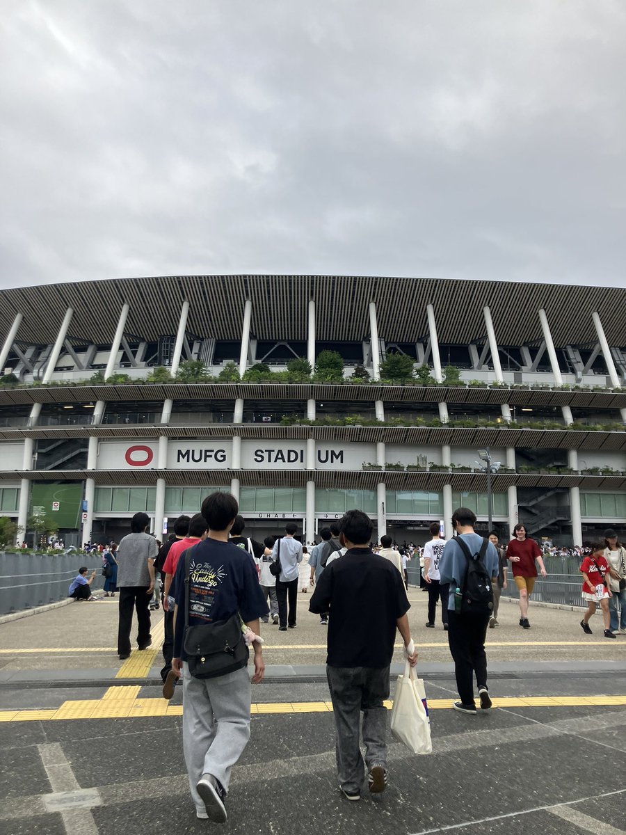 zumiTr's tweet photo. イコラブとかいうかわいい女の子グループのライブ見に来たのにチケット認証用に登録した顔がバキバキ減量末期で世界観を壊している https://t.co/U3wCaYNse2