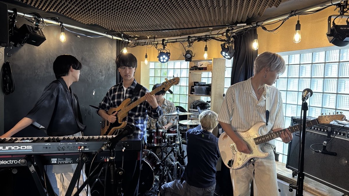 flh_band's tweet photo. 本日、下北沢Lagunaさんにて初ライブです❕

先程のサウンドチェックの様子をお届け✮

 #FulLHouse 
 #band
 #ライブ
 #フルハウス https://t.co/pqZE0t4Hgj