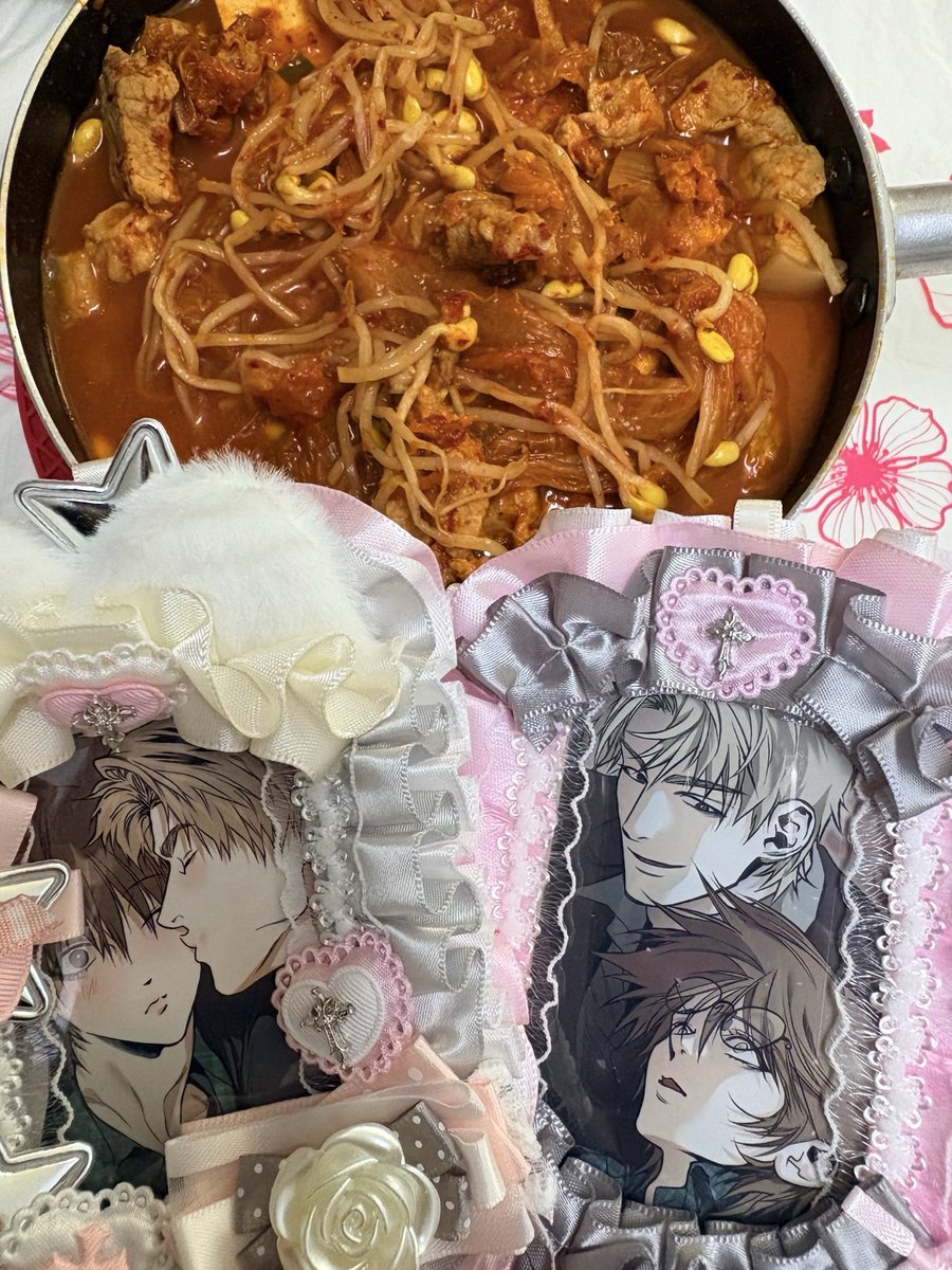 Love012200's tweet photo. 맛저 되세요!!!
이모 김치찌개 잘끓였찌?!!!

#라메쉬 https://t.co/RC4lV421YY