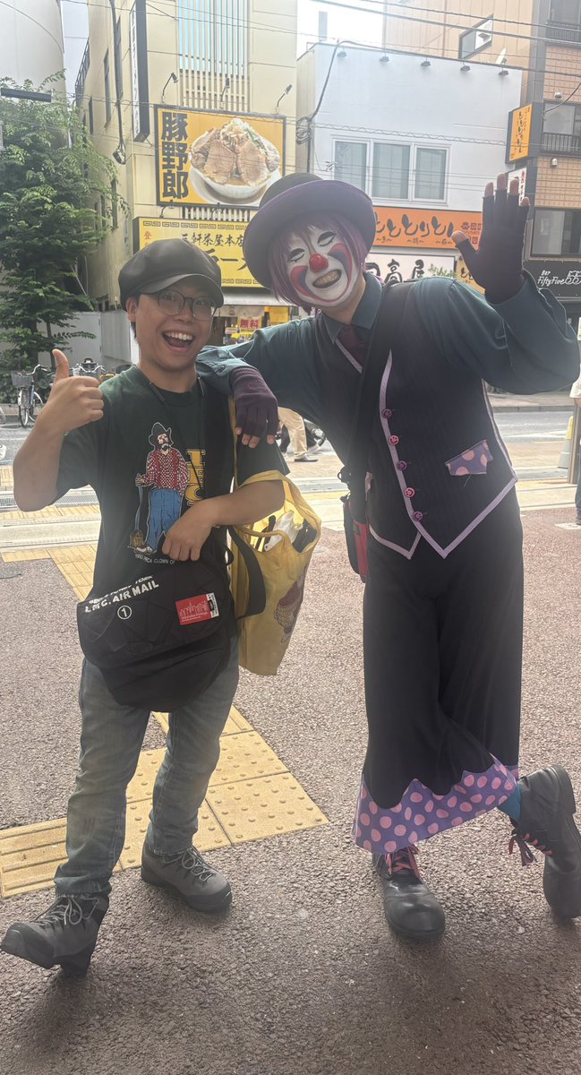 isamuboy's tweet photo. 見どころ満載で楽しかった〜〜〜🎪
初めてクラウンの@clowntaran さんに逢えて嬉しかった！！
#三茶クラウンマルシェ https://t.co/11VgOu0ZkY