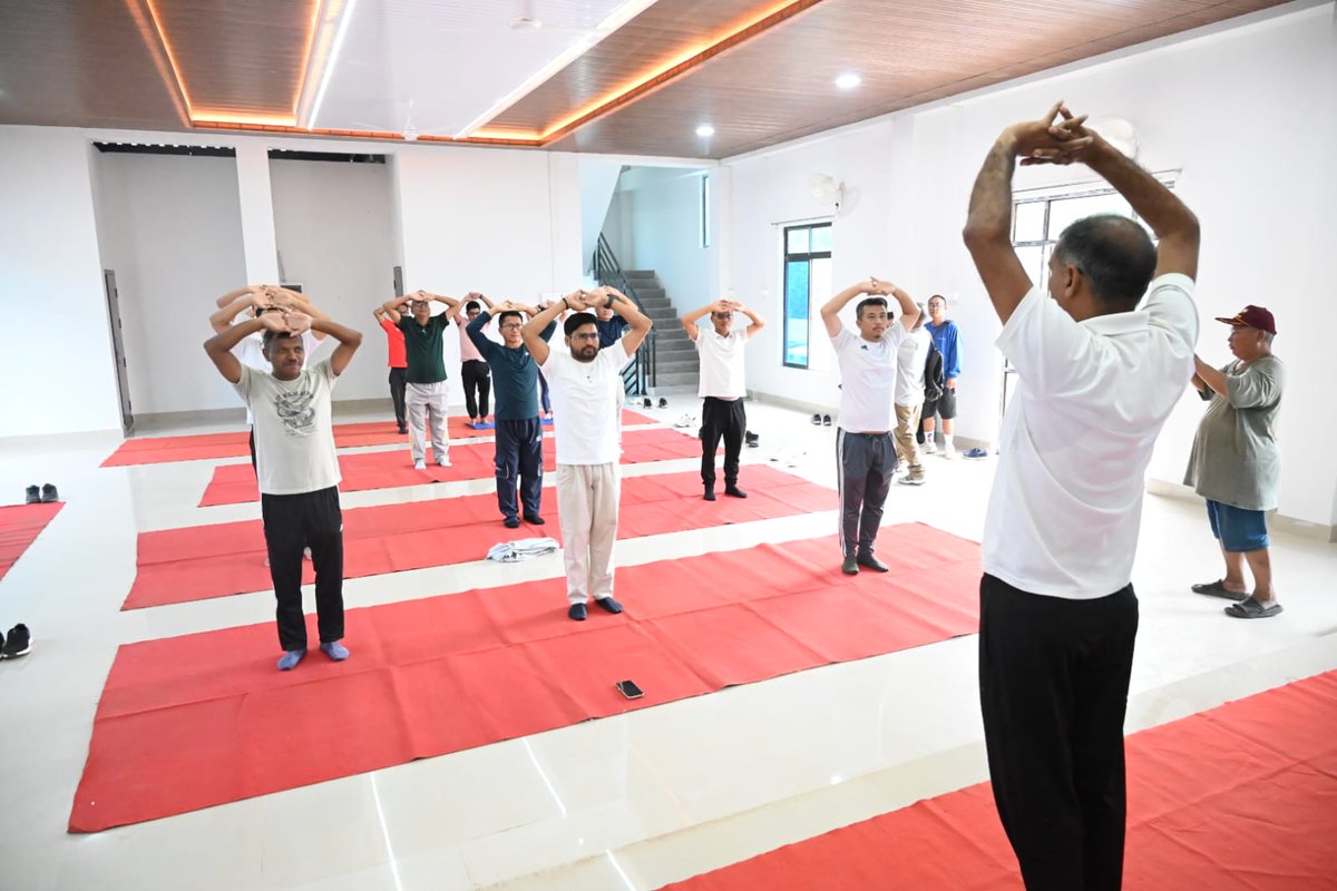 DC_Ccpur's tweet photo. District Administration, Churachandpur observed the 12th International Day of Yoga on the theme “Yoga for Wellness, Wisdom &amp; World Peace,” promoting health, harmony and peace for all.

#YogaDay2026 #IDY2026 #Churachandpur https://t.co/QnT2Z5pPGv