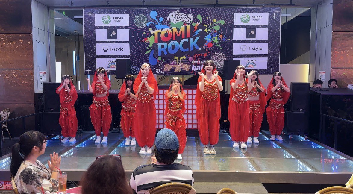 onigishidesu's tweet photo. 🤍💜TOMIROCK vol.2🤍💜
オーストラリア行く前の日本ラストライブでした🇯🇵
おにぎりロックダンサーズの皆さんとモー娘。さんの ハッピーサマーウエディング をカバーしました🌻💍

みんな可愛くてダンス上手くて、このメンバーとのライブが最後でHappinessすぎる🪽一緒に踊ってくれてありがとう❣️ https://t.co/jZQtb2Zwm9