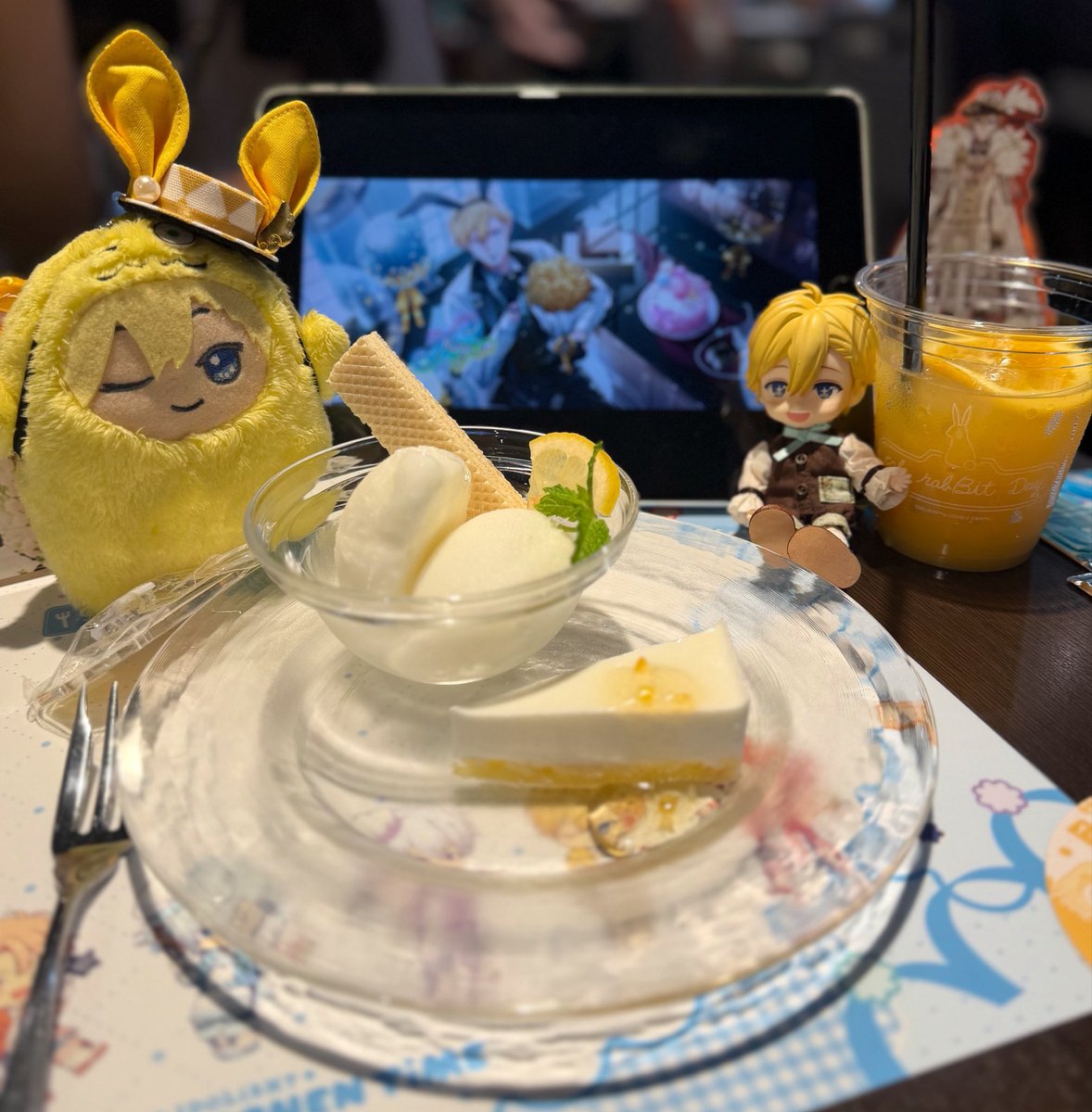 pgzegine's tweet photo. 昨日はバタバタしててお祝いできなかったので、改めてアニカフェにて！
お誕生日おめでとう🎉
今年も１年ナギくんがハッピーでありますように

#六弥ナギ生誕祭2026 https://t.co/kXrAwLnAR7