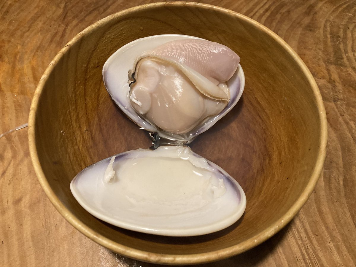 Zuke_luigigas's tweet photo. 島根県益田市
田吾作
この時期にしか食べられない鮎の背越しを求め再訪
イカの代わりとしてアワビが出てきたり、クソデカハマグリがあったりなど圧倒的な素材の強さは健在でした https://t.co/bnoUH2gP7r