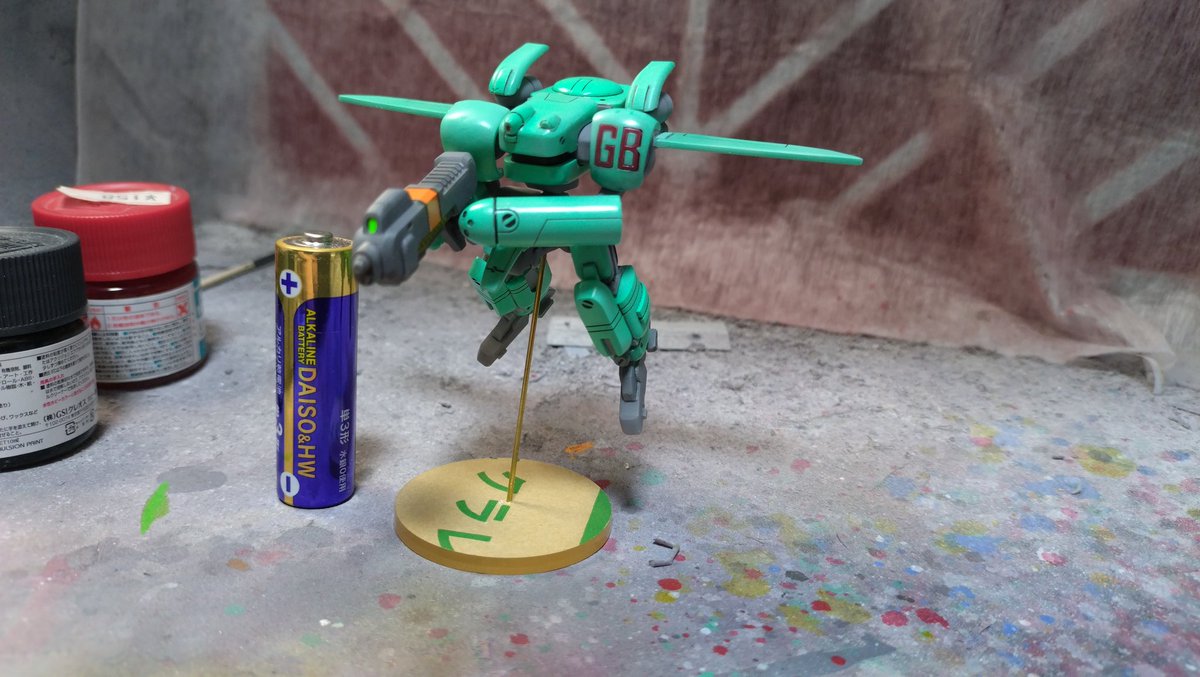 tuisekimode's tweet photo. ガンボディちゃん一旦完成。まだつや消し吹いてないけど
さてソルジャーブレイド本体を組むぞー！ https://t.co/iPQdzSPol6