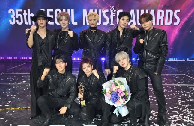 Kstyle_news's tweet photo. ATEEZ「第35回ソウル歌謡大賞」で大賞を受賞！

LE SSERAFIMからZB1、BOYNEXTDOORまで豪華集結✨
https://t.co/yeL0z9FUVN https://t.co/jRIuASkAEP