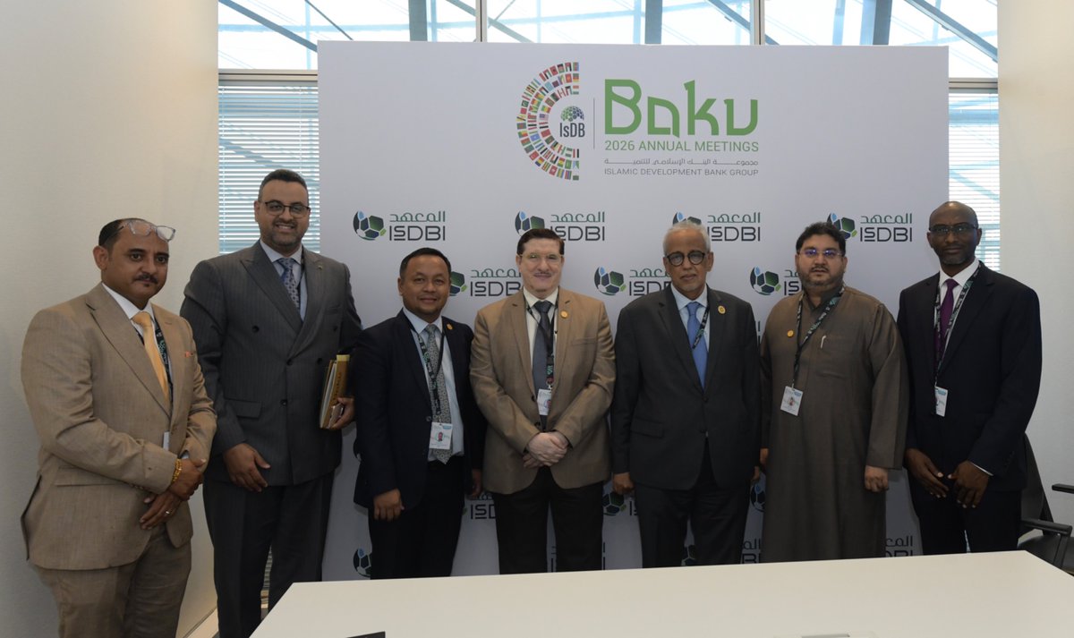 isdbinstitute's tweet photo. Strengthening member country collaboration:

H.E. Dr. Abdallah Souleymane Cheikh Sidia, Minister of Economic Affairs and Development of Mauritania and @isdb_group  Governor for Mauritania, held discussions with the @isdbinstitute team, led by Acting Director General Dr. Sami Al-Suwailem, during #2026IsDBGroupAMs in Baku, Azerbaijan.

The discussions focused on strengthening collaboration to support the development of the Islamic financial sector in #Mauritania.

#2026IsDBGroupAMs #IslamicFinance #Baku #Azerbaijan
