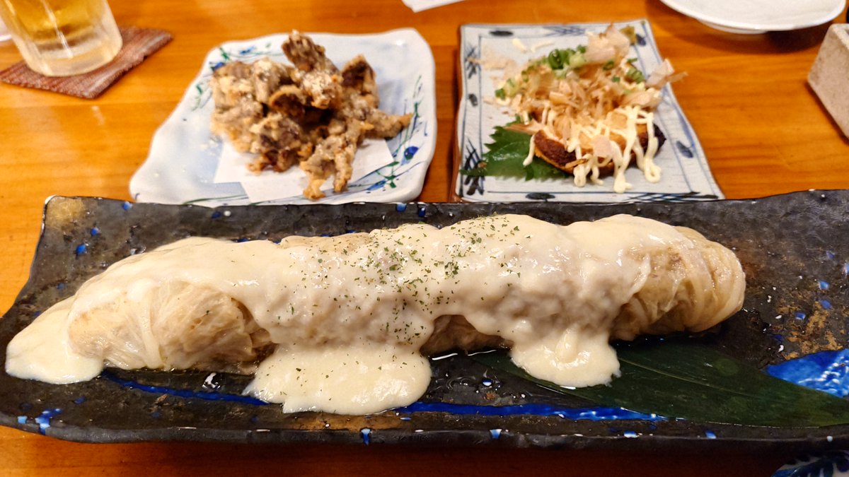 kokou_chiba's tweet photo. 京成千葉中央駅から徒歩5分、中央区富士見の「特選和房 煮りん」

和食中心に創作料理も多数並ぶ同店、牛ハラミ天に納豆のスタミナ揚げ、そしてホワイトソースで頂く特大ロールキャベツは300ｇ越えの食べ応えと大満足😋🍶
日本酒らお酒も充実、何度と通いたいお勧め店😍💕

https://t.co/2DtvIPtW8L https://t.co/VWOyDEl1Pj