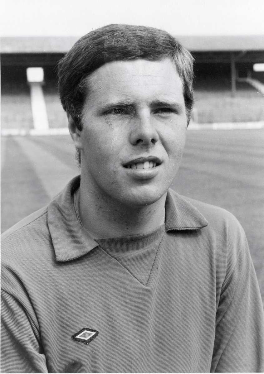 BFC_ExPlayers's tweet photo. Happy 71st Birthday today to former Pool goalie & top fella .... Colin King
Hope you have a great day Colin !
👍😀🎂🍻⚽️🥅🍊💚🏴
#TopMan
#Hibbee
#ProudJock https://t.co/1T20MMQjV1
