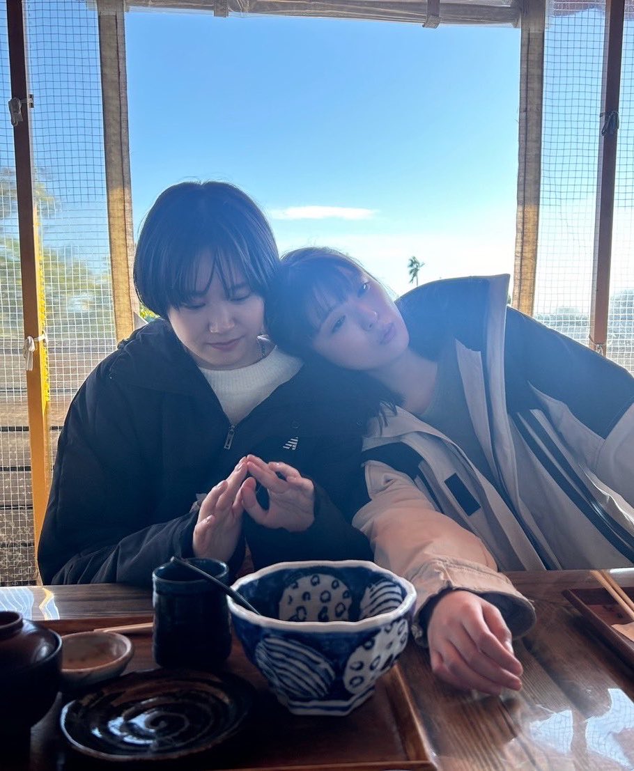 cmbnn301's tweet photo. 風鈴とみおいち🫶
2人並んだお地蔵さんが寄り添う2人に見えた😌
 #尾碕真花  #工藤美桜
@ichika_osaki12 @p_miokudo https://t.co/vQqsxpFOyS