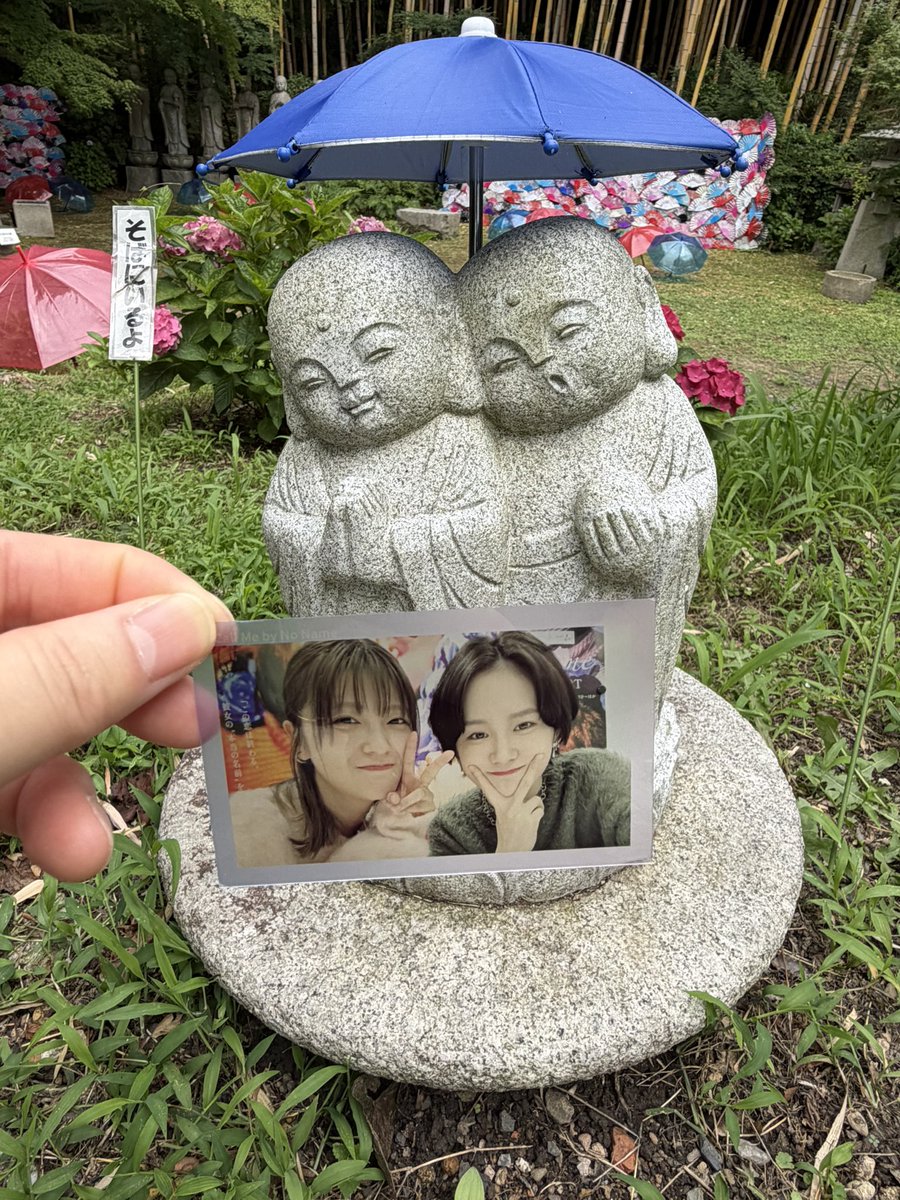 cmbnn301's tweet photo. 風鈴とみおいち🫶
2人並んだお地蔵さんが寄り添う2人に見えた😌
 #尾碕真花  #工藤美桜
@ichika_osaki12 @p_miokudo https://t.co/vQqsxpFOyS