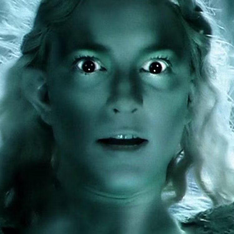greenlegocats's tweet photo. I somehow accidentally turned an Rthro avatar into scary Galadriel from Lord of the Rings during thumbnail editing https://t.co/yp89XyaDAn