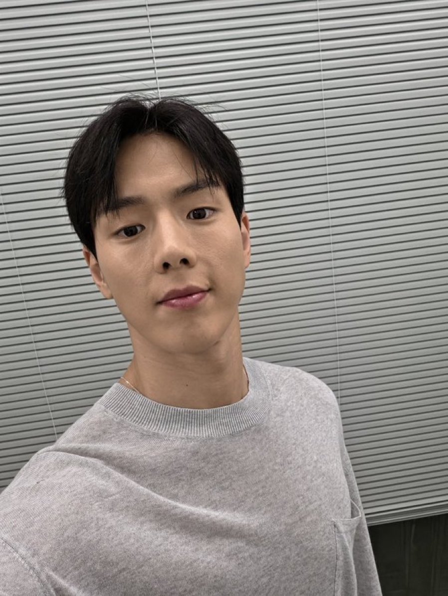 MONSTAXBASE's tweet photo. Shownu on Bubble #셔누 #SHOWNU https://t.co/0HigadpnrE