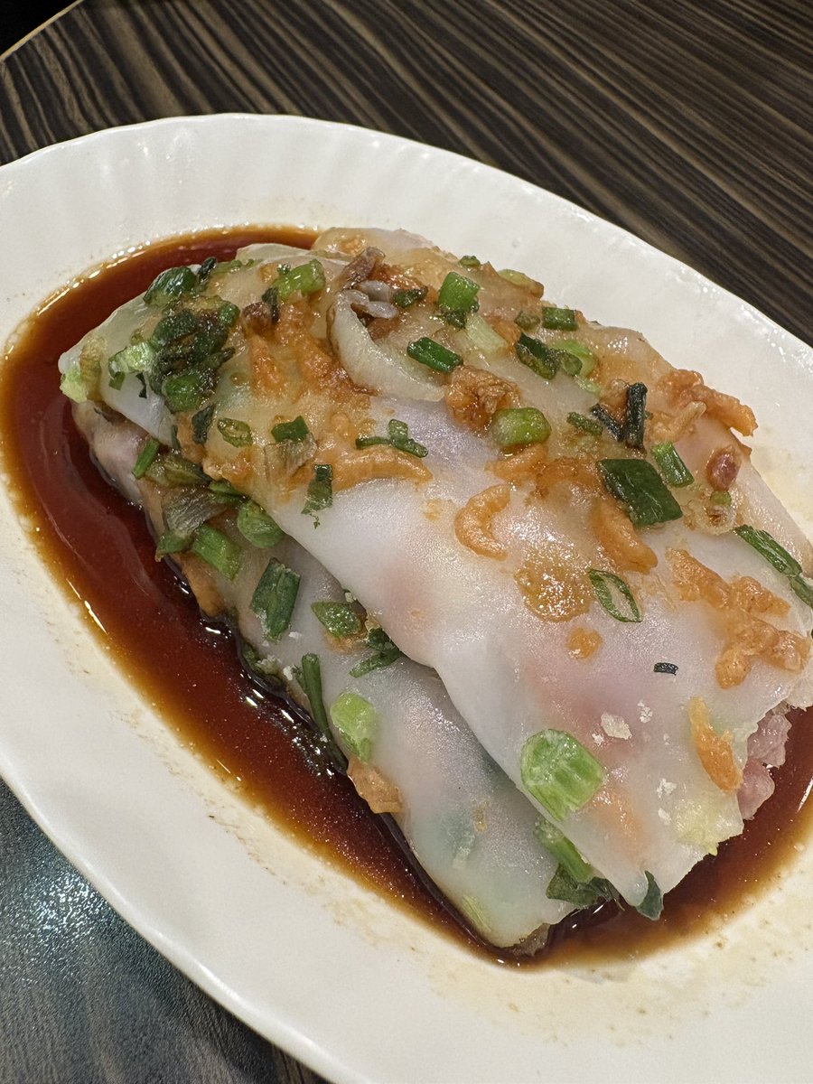 teraisax's tweet photo. 6/2〜6/19韓国と香港に行っておりました。
1枚目の写真は韓国の二郎系でめちゃうま。2〜4枚目は香港の飯たち。

もうチョイ長く香港に滞在する方針だったんだけど事情により帰国。
香港は滞在コストがまあまあ高いけどコンパクトな街ゆえ何をするにも便利簡単早い美味いで最高ゥッ！
またすぐ行くぜ！ https://t.co/qk1UpDgUCb