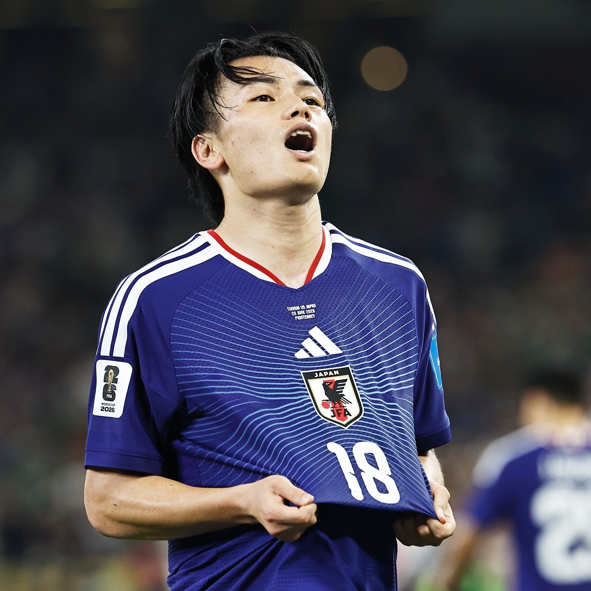 SoccerKingJP's tweet photo. 🇯🇵コメント🇯🇵
憧れた父の「18」を背負いW杯で日本人初の1試合2ゴール、POTM選出の上田綺世の原動力は「家族」

🗣️編集部より
「上田綺世は日本人初のW杯1試合2ゴール。背番号『18』への思いも口にしてくれました」