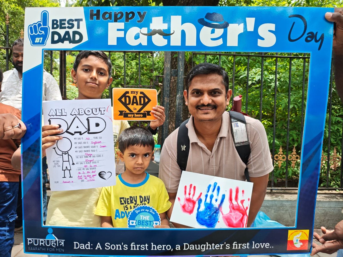 Puruhotra's tweet photo. @SIFKtka @MenWelfare @SIFJharkhand @sifbhopal @sifbareilly From providers to playmates, the fun has is going insane at our Father's Day photo booth! 🎒✨ #FathersDay #CubbonPark #BalBhavan https://t.co/97b3FIuFXl
