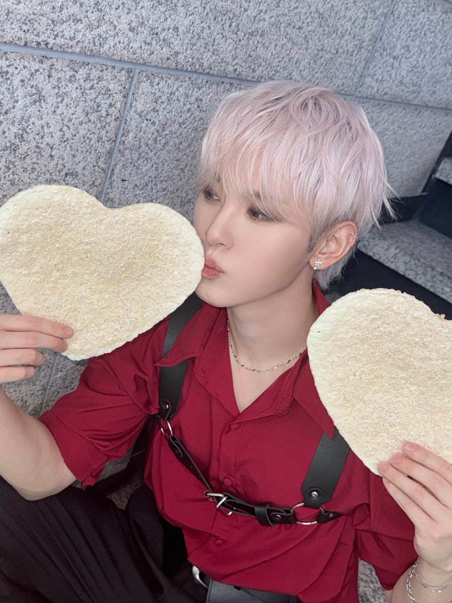 XODIAC_MEMBERS's tweet photo. [#현식] 

팬텀파이어 막방 완료 ~~~🥺
응원 열심히 해줘서 너무 고마웠어 🫂
쏘블리들🫶🏻🫶🏻🫶🏻

#XODIAC #소디엑 #HYUNSIK #현식 https://t.co/BxcWEGElMy