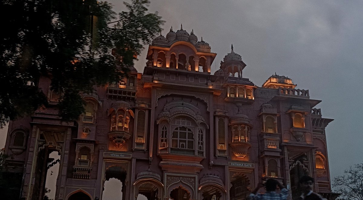 Pagal_aurat's tweet photo. #NoFilter https://t.co/kUrQOMHBZ1