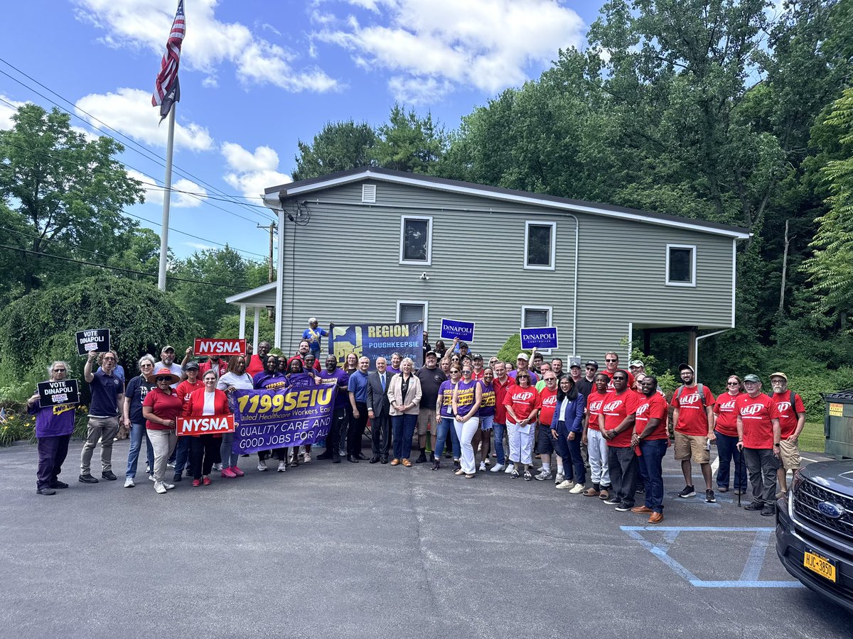 CWADistrict1's tweet photo. Huge turnout this weekend in Poughkeepsie to talk with voters about our friend and member of our CWA family @TomDiNapoli for NYS Comptroller! https://t.co/8C3n3SMl5e