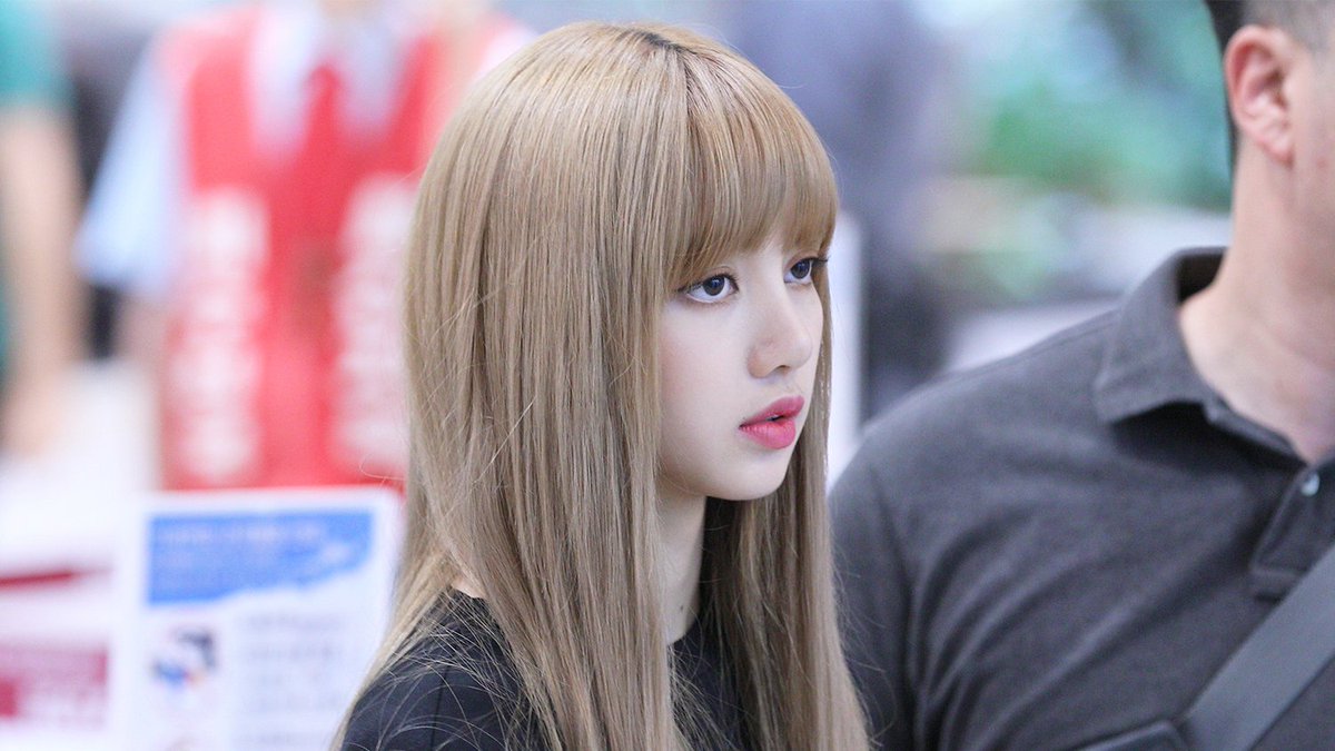 fileslalisa's tweet photo. https://t.co/o5TQvfE4E6