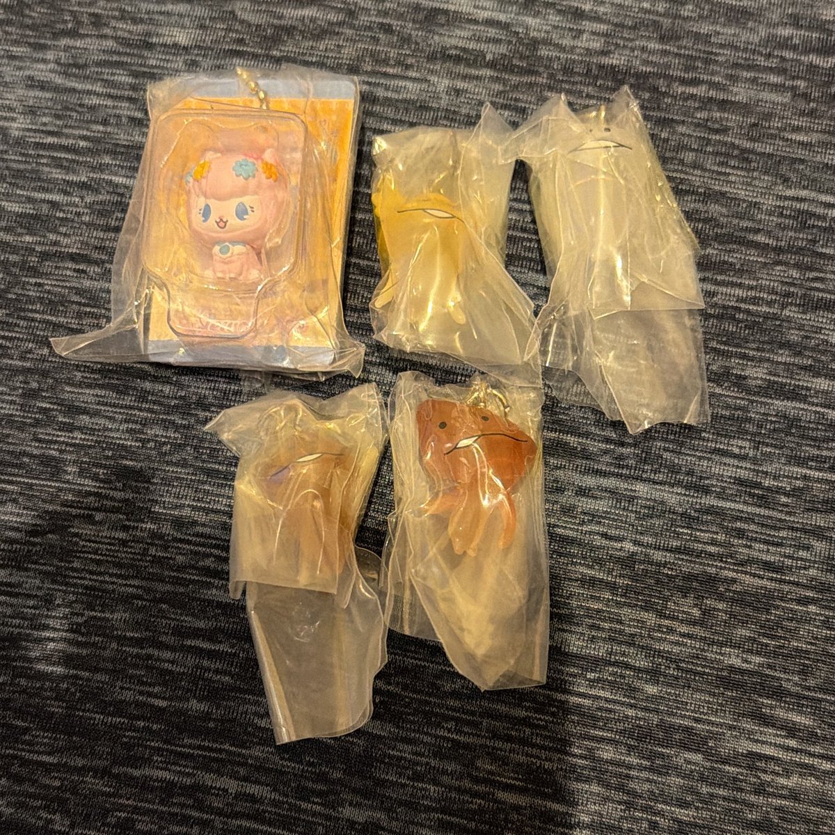 dkktlo's tweet photo. なめこめじるしアクセサリー　ジュエルペットパッケージチャーム交換

譲）画像の物
求）その他異種めじるし、ガチャガチャキーホルダー検討いたします

求め未定のため、お声がけの際に交換可能なお品物をご提示いただけますと幸いです🙇‍♀️当方が所持していたらお断りさせて頂くかもしれません https://t.co/KOcoHIITiN