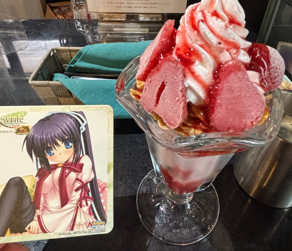 Sho_hitakami's tweet photo. 昨日はライブでしたが、今日はどこいってたかというとこちらですね
#newtype新宿 さん #rewrite コラボカフェに行ってきました!
静流の誕生日だし、せっかくの機会を鍵っ子としては逃せない!と思いいってきました、ルチアがいた…笑
沢山良い思い出を作れた、良い東京遠征になりました! https://t.co/yCcBVaABF7