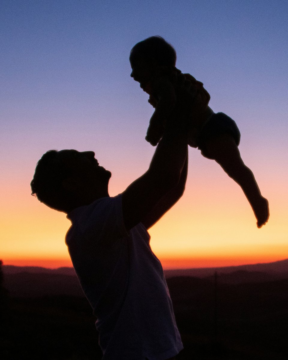 Bright_Age's tweet photo. Happy Father's Day from Bright Age! 👔 Here's to the dads who work hard, show up, and somehow make it look effortless. → https://t.co/RxTNnB0pfn 

#BrightAge #WeCreateSocial #socialmedia #digitalmarketing #creative #holiday #FathersDay https://t.co/kuGCP7w44z