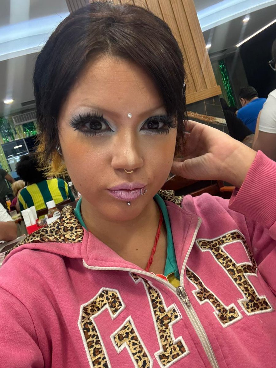 amekajinhos's tweet photo. quero ser a representatividade de gyaru com cabelo preto #gyarutwt https://t.co/6uHTIg8sHa