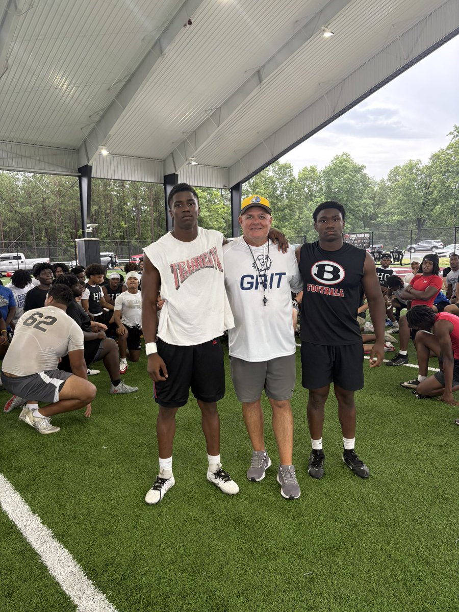 ReinhardtFB's tweet photo. Camp #6 

Defensive MVPs!: DL, LB, DB https://t.co/1Z8zqTArOW