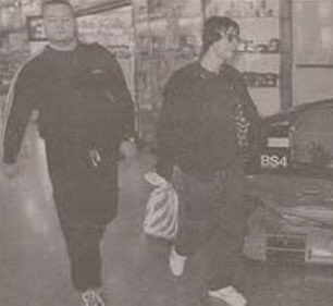 oasis fan vaults tweet media