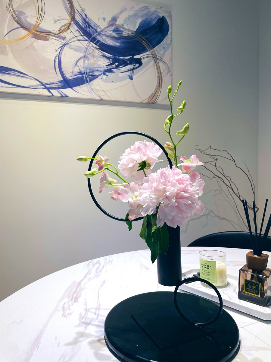StBlue10's tweet photo. 芍薬香るカナダの週末。 https://t.co/DJpiNun56c