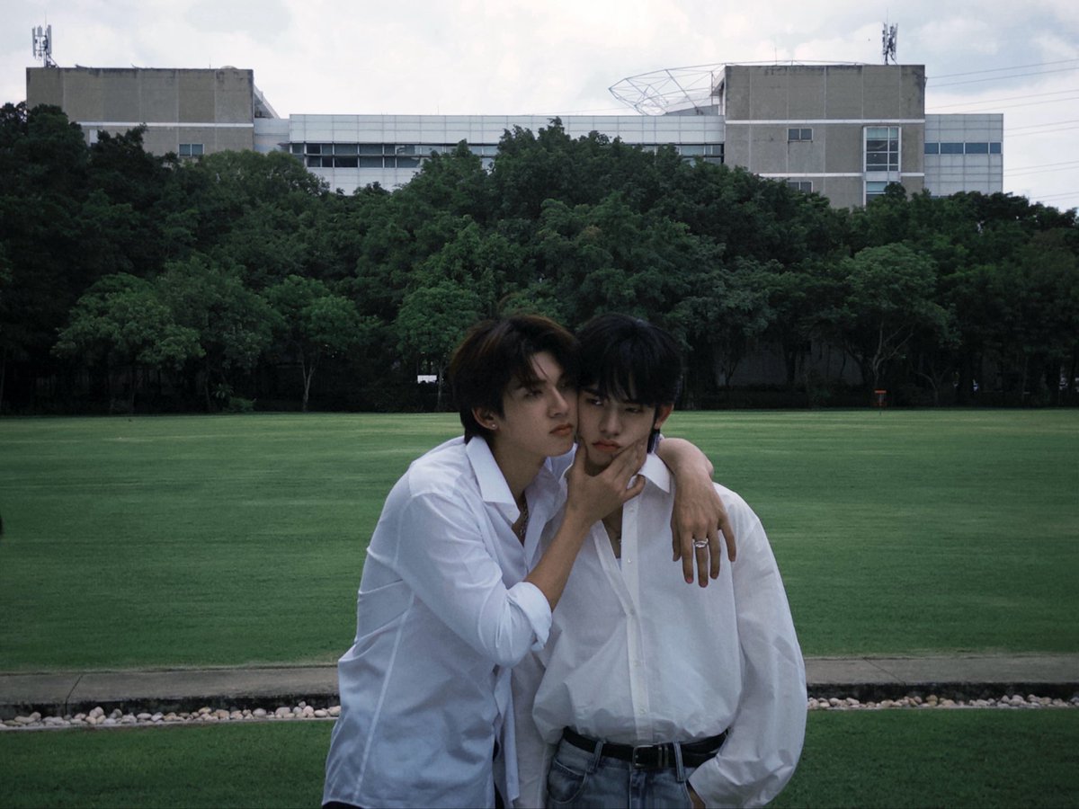 twnpeep's tweet photo. เพื่อนแบบไหนถ่ายรูปกันแบบนี้วะ

#สนิทเกินเพื่อนTheSeries #FriendBenefitSeries https://t.co/vGGoE65U32
