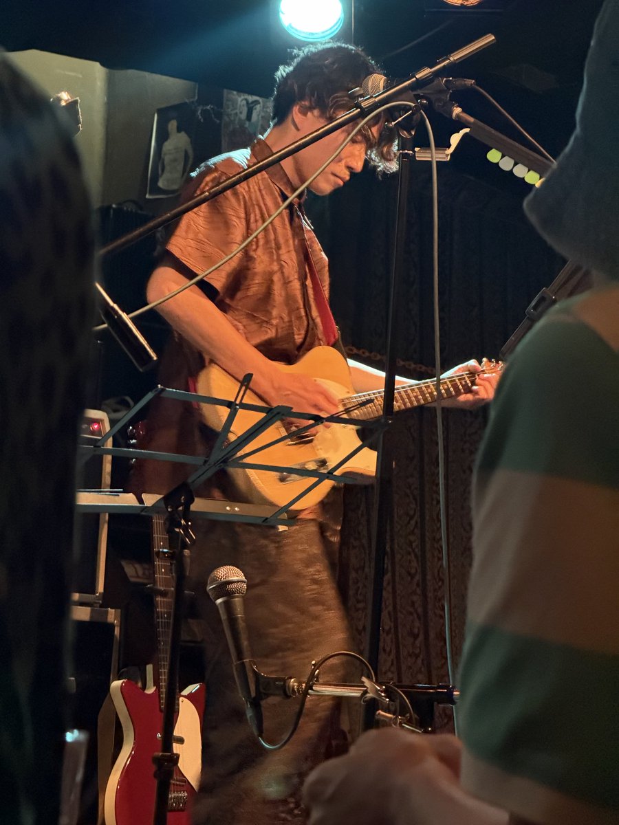 UKen314's tweet photo. ユウスケおめっと〜さん🎂💐

かっちょ良かったyo🎸✨

いつまでも尊敬するミュージシャンで居続けてください⚡️

#フジタユウスケ #ハピバ
#お母様の友人がバッドボーイを気に入ってくれたようで嬉喜
#それ聞けただけで行った甲斐ありました https://t.co/AXt0pLfgiw