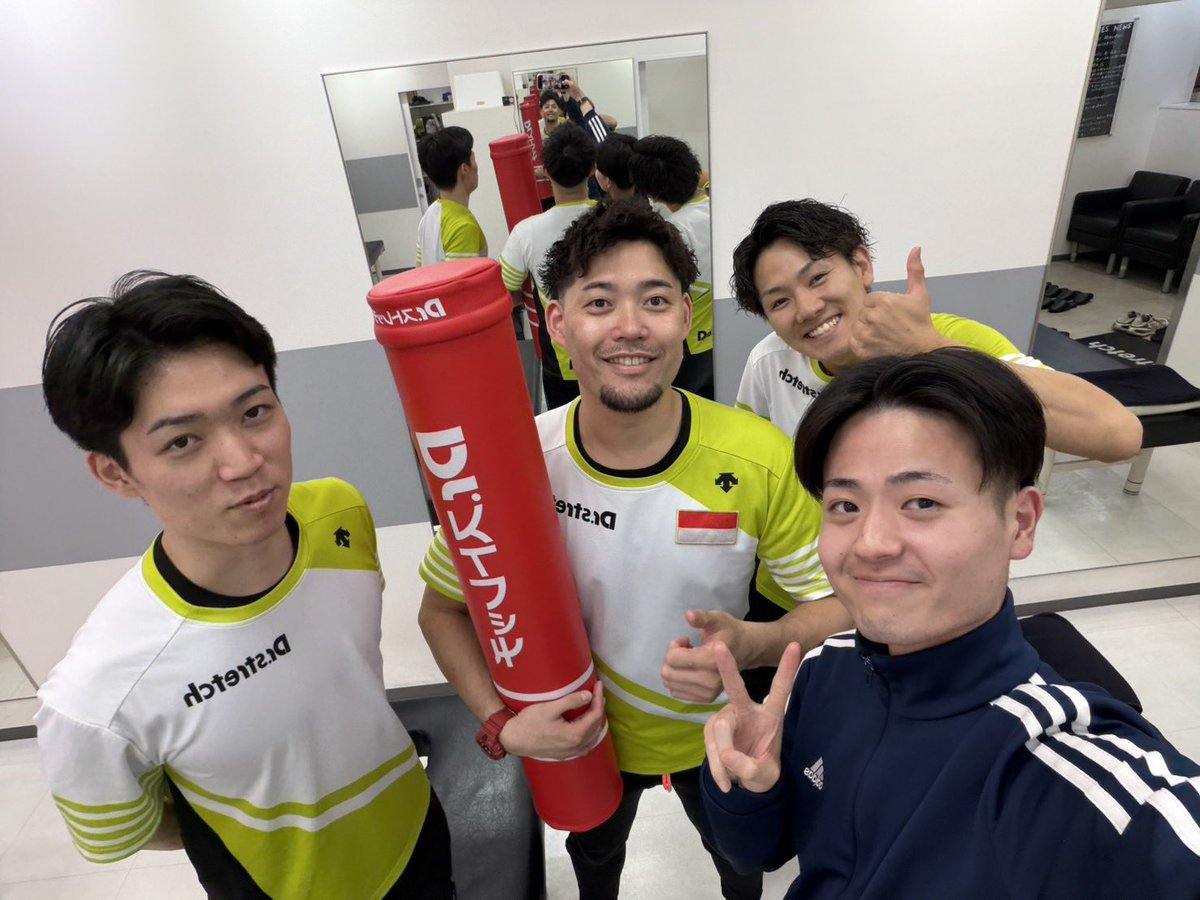 Suzu_Gen_nbtl's tweet photo. 博多マルイ&amp;西新
約1ヶ月有難う御座いました👏

また東京で🗼

#チーム福岡
#博多マルイ
#西新へ
#膝神 https://t.co/5PHFnuhsej