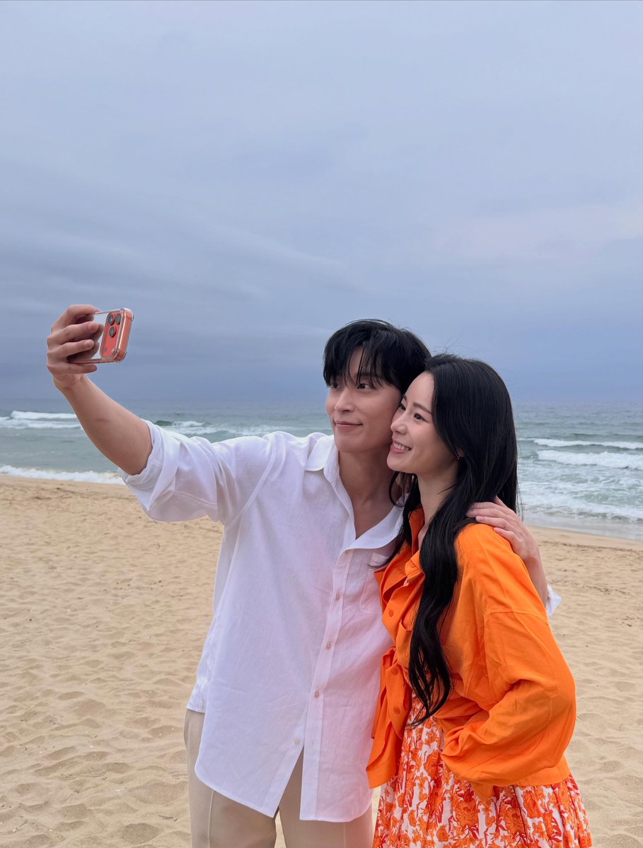 jooniverse_j's tweet photo. Filming and production must be fun and healing if all the staffs are also being generous sharing all the memories they kept 😭😭

#멋진신세계 
#MyRoyalNemesis #임지연 #허남준 #LimJiyeon #HeoNamJun https://t.co/3uhjnknQLI