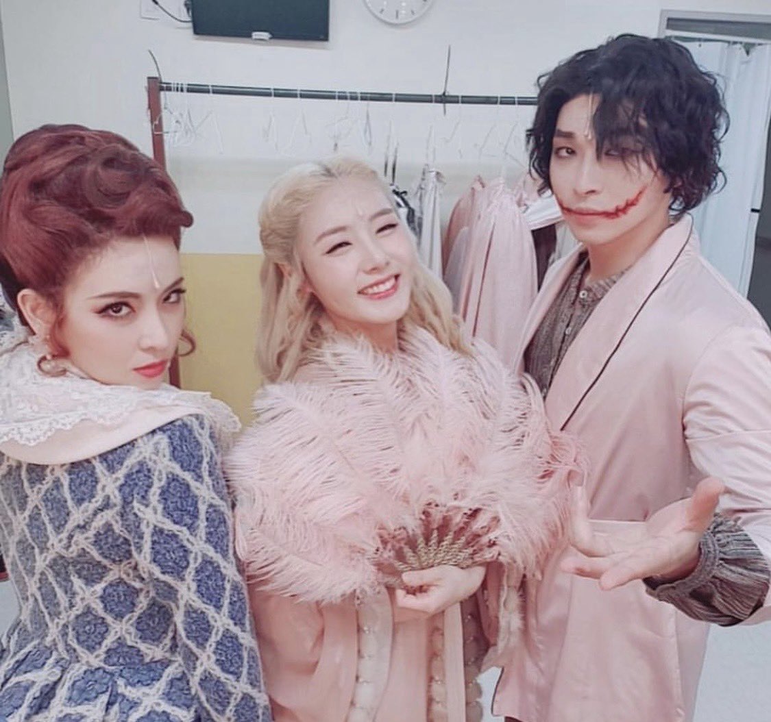 ilov_kh's tweet photo. 웃는남자 10주년… 기대해두 돼요? 네? 제발 https://t.co/BJZe2728fj