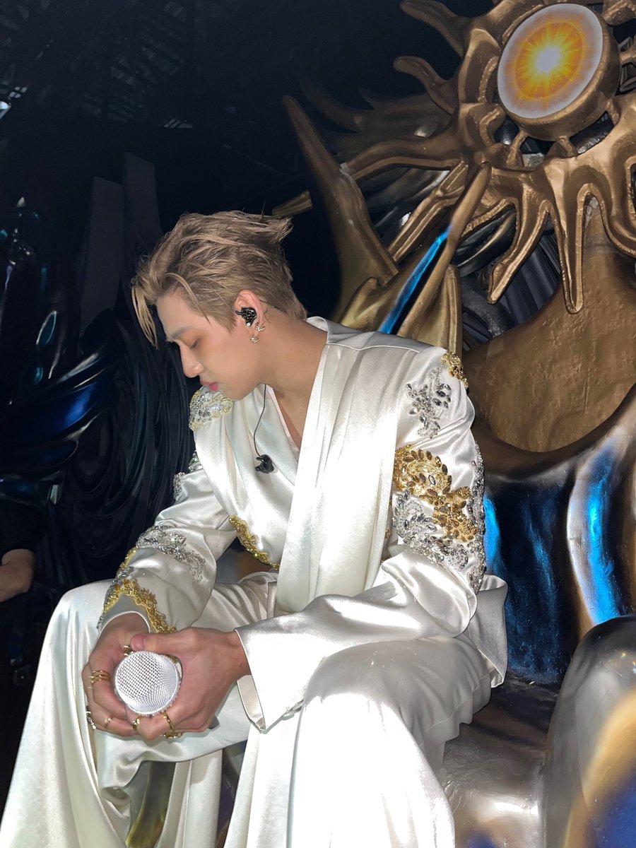 BAMBAMxBAMMIE's tweet photo. 𝗧𝗛𝗘 𝗧𝗜𝗧𝗔𝗡𝗦 𝗖𝗢𝗡𝗖𝗘𝗥𝗧 𝗗𝗔𝗬 𝟮🏛️🪐

📸2026.06.21

#BamBam #뱀뱀
#THETITANSCONCERT_D2 https://t.co/sHJgZl4Ewx