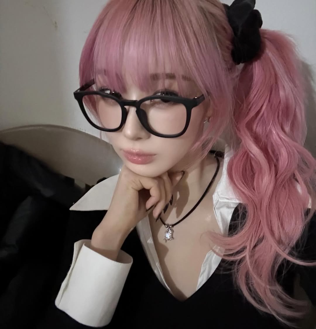 aeriminded's tweet photo. she's so...... https://t.co/Tdu3U2Yka9