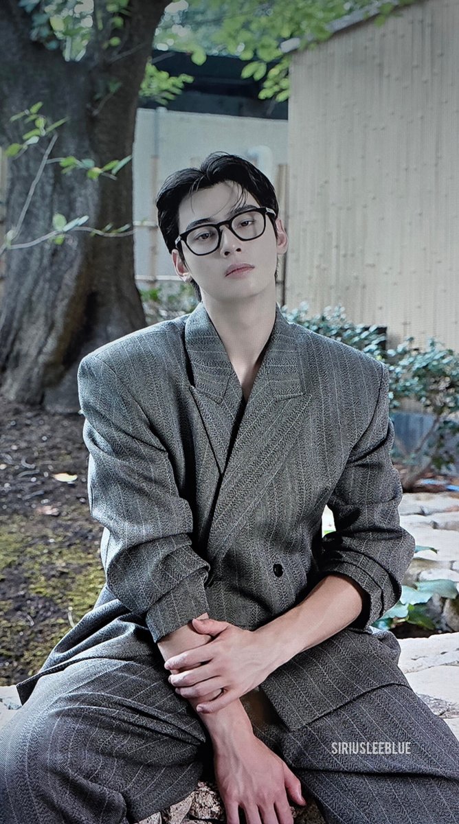 siriusleeblue's tweet photo. You know where my focus is 🫶
#CHAEUNWOO #차은우
#AFTERIMAGE https://t.co/uqCOQmDuE3