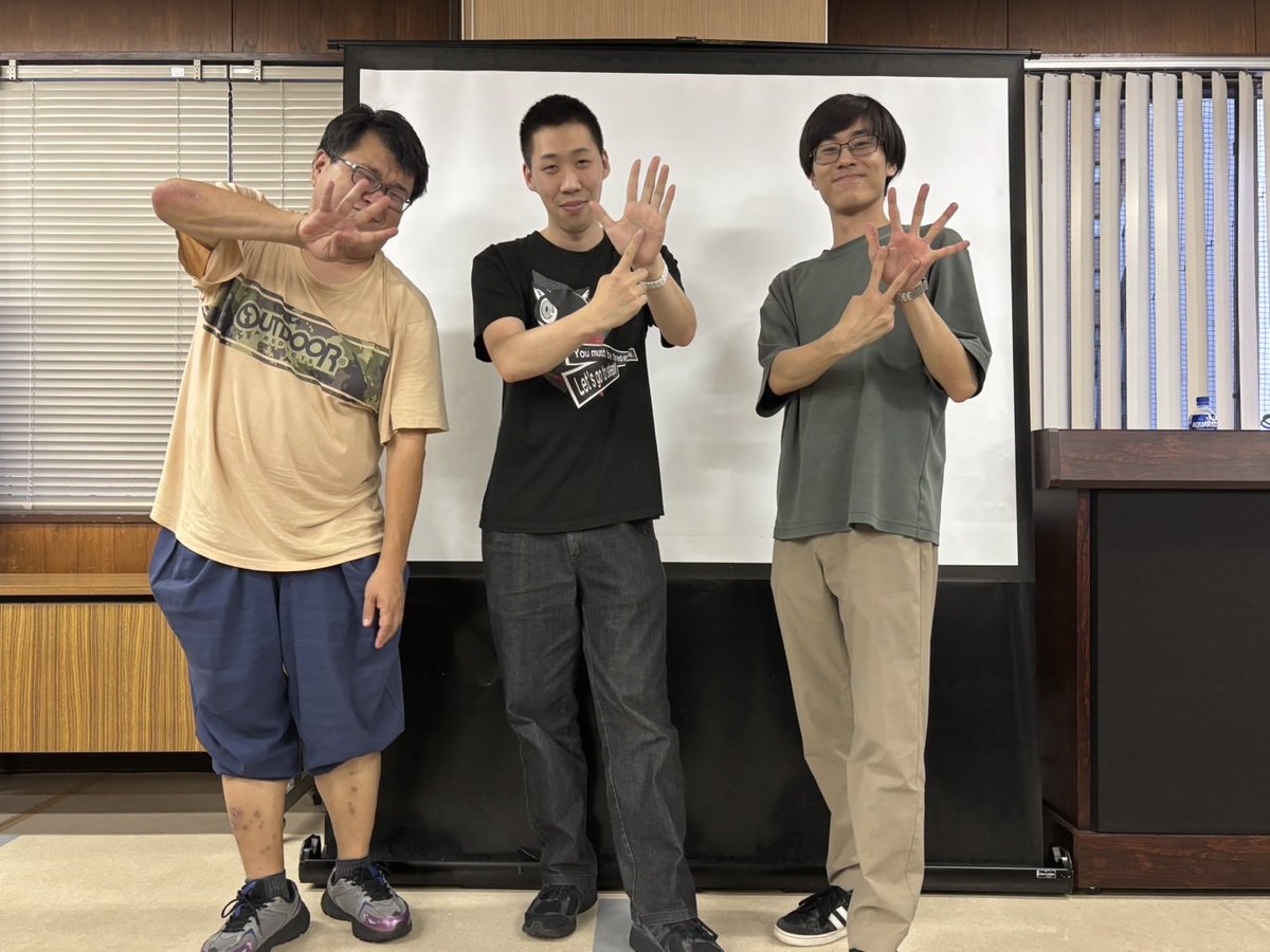 gryphon_cs's tweet photo. 🥈【第2位デッキリスト】🥈
チーム「日本一親衛隊」

新弾直後。
誰もが手探りの環境で、この結果。

普通なら快挙だ。

だが、コイツらにとっては肩慣らしに過ぎなかったらしい。

うを選手（🟢無職転生）
ぼっさん（🟣エヴァ）
紅乃実（🟦ロゼ） https://t.co/HAoZagpCWi