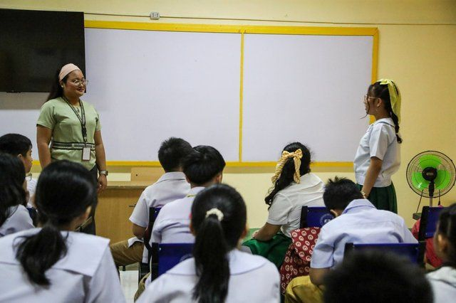 4Setta's tweet photo. "A female Grade 8 student went on a stabbing spree at a private school in Cavite on Tuesday morning, injuring seven Grade 5 students.
The PNP said bullying could be connected to the incident, with the person of interest possibly experiencing depression."

@DepEd_PH https://t.co/f1Ca0B9zW5
