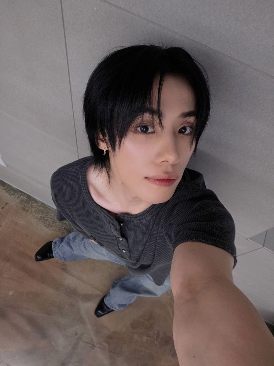 OmegaX_members's tweet photo. [#OX]

내 가방에 이런게 ..!!? @양혁

#OMEGA_X #오메가엑스
#젠 #XEN https://t.co/q4mR1jKVcA