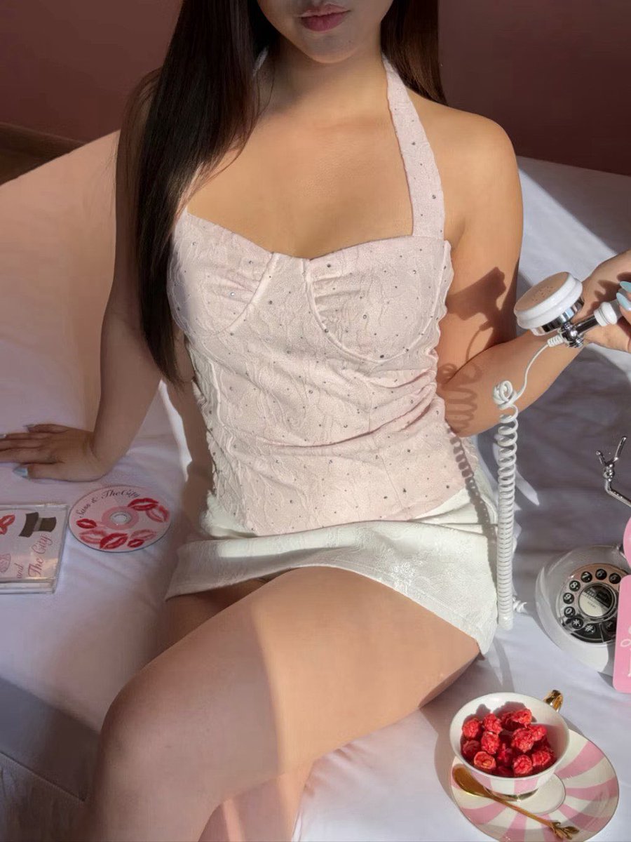melodykittymiss's tweet photo. ˚˳⟡ ฝากขาย 🧁🎀

🖐🏻🍧 venice top by Duex Studio เสื้อผูกคอลูกไม้ปักเพชร
(XS อก28-31 เอว 24 ความยาว 13 ไม่รวมสาย สี pink) 
300.- รวมส่ง from 590.-

✿ สนใจทักไลน์ 🐰

#ส่งต่อเสื้อผ้า #ส่งต่อเสื้อผ้ามือสอง #เสื้อผ้ามือสอง #ส่งต่อเสื้อผ้ามือ2 #duex #duexstudio #ส่งต่อduex #โล๊ะตู้ https://t.co/OZvu77iujl