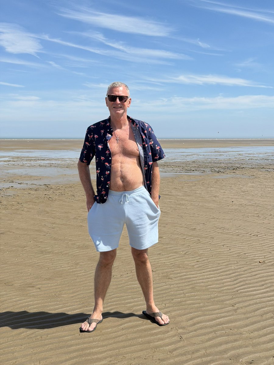 LilySmith38's tweet photo. Happy Father’s Day to my forever hero.. love you lots 💙 @ljsinuk https://t.co/7FKy3STmcH