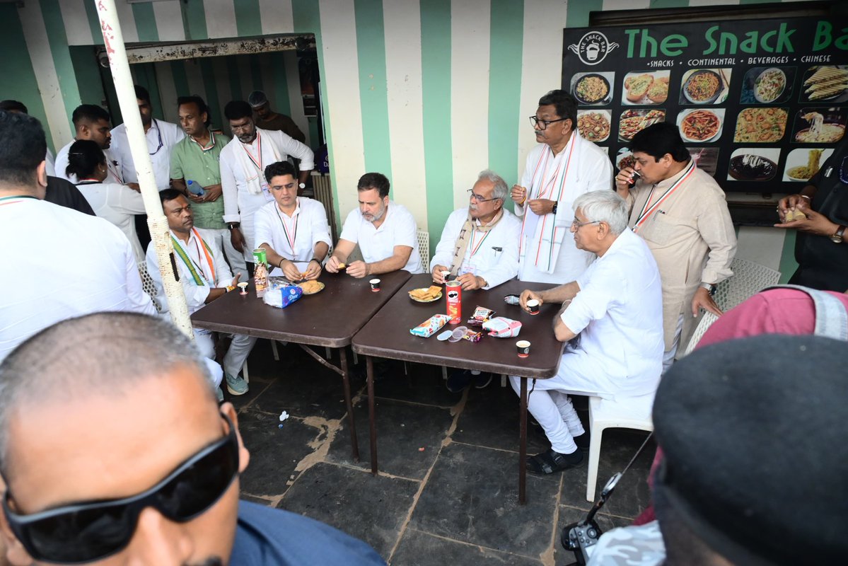 sharatjpr's tweet photo. पार्टी का संगठन खड़ा करने में राहुल गांधी ने पूरी जान झोंक रखी है। https://t.co/g2GS8fn2lT